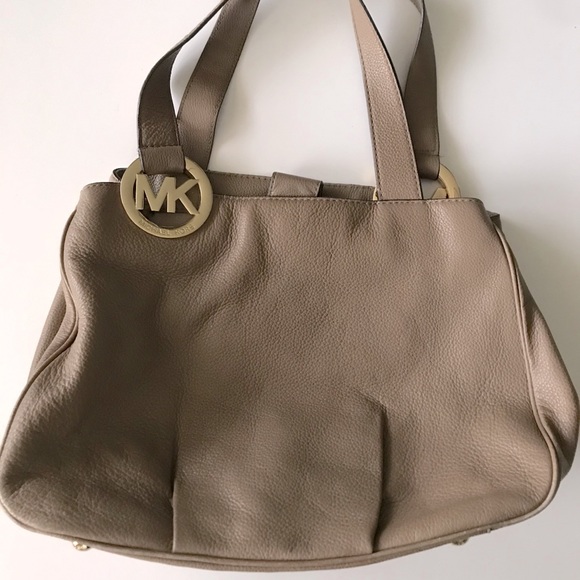 Authentic Micheal Kors large hobo bag - Picture 1 of 12